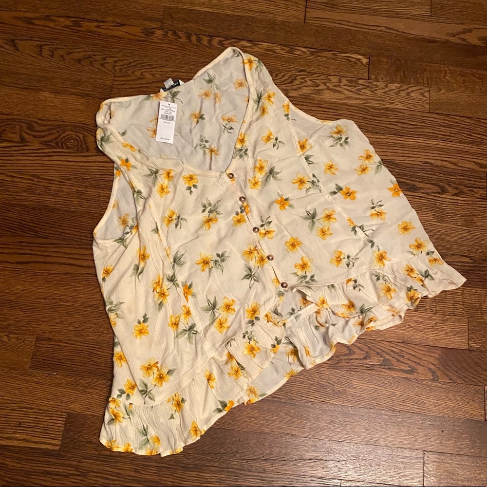 Sleeveless blouse